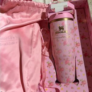 Stanley LoveShackFancy Pink Floral Iceflow Tumbler with Satin Bag